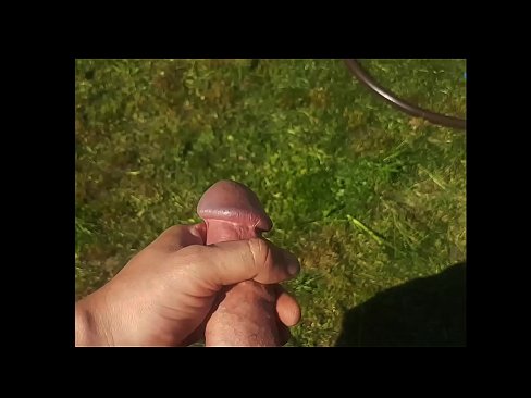 ❤️ Una guapa calenta es folla el seu cony rosa i es corre amb un esquitxat en un jardí d'estiu ❌ Porno al ca.fullpornercom.ru